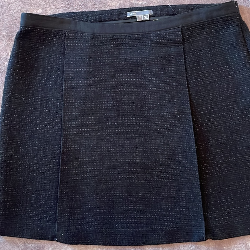 Vince miniskirt size10 $75
